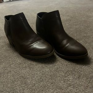Time and Tru Women’s Ankle Boots